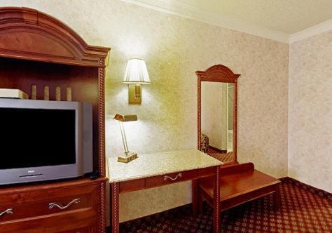 فندق أمريكاز بيست فاليو إن آند سويتس فونتانا الغرفة الصورة